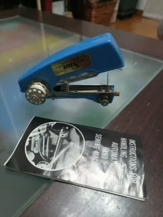 Mini máquina de coser Sun