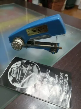 Mini máquina de coser Sun