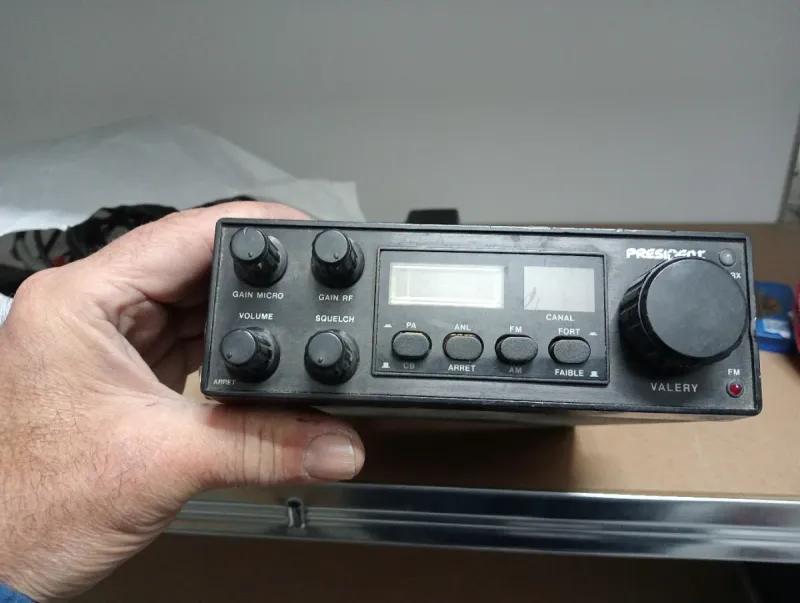 Emisora Radio Aficionado President Valery