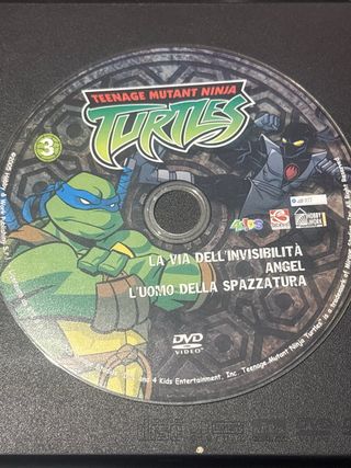 PlayStation 2 con gioco, memory card e controller