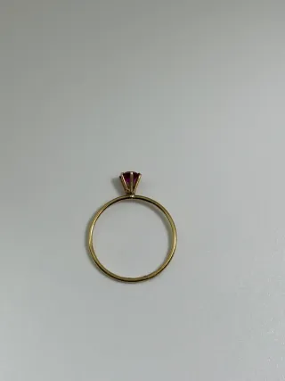 Sortija oro con piedra rosa