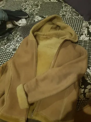 Cazadora ante beige talla 42