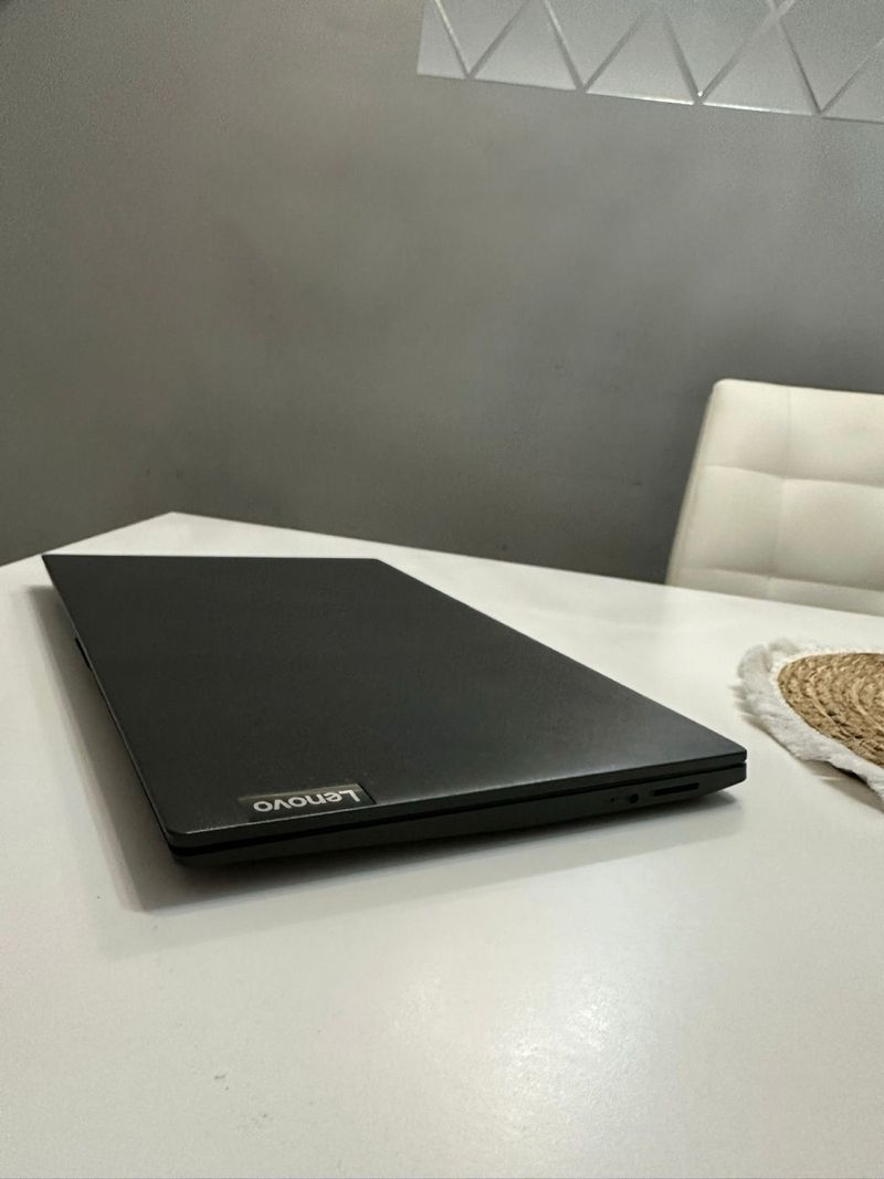 Lenovo V15 como nuevo afbeelding 2