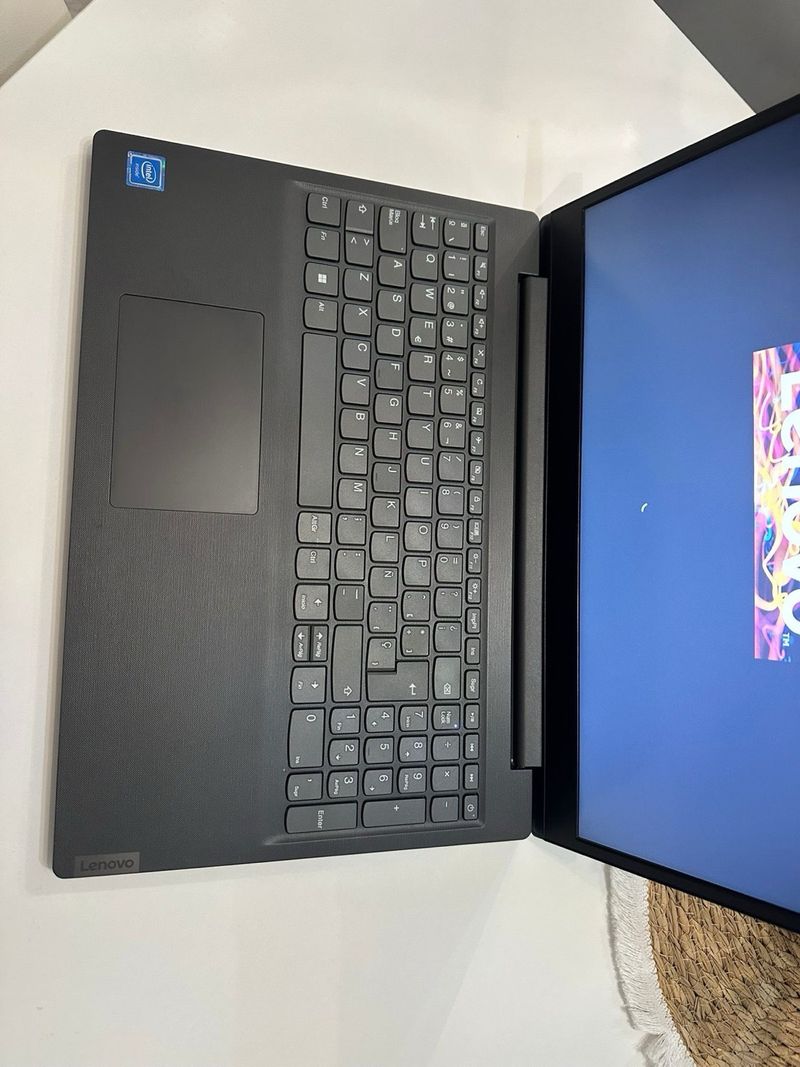 Lenovo V15 como nuevo afbeelding 4