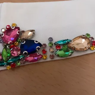 Finto colletto con strass