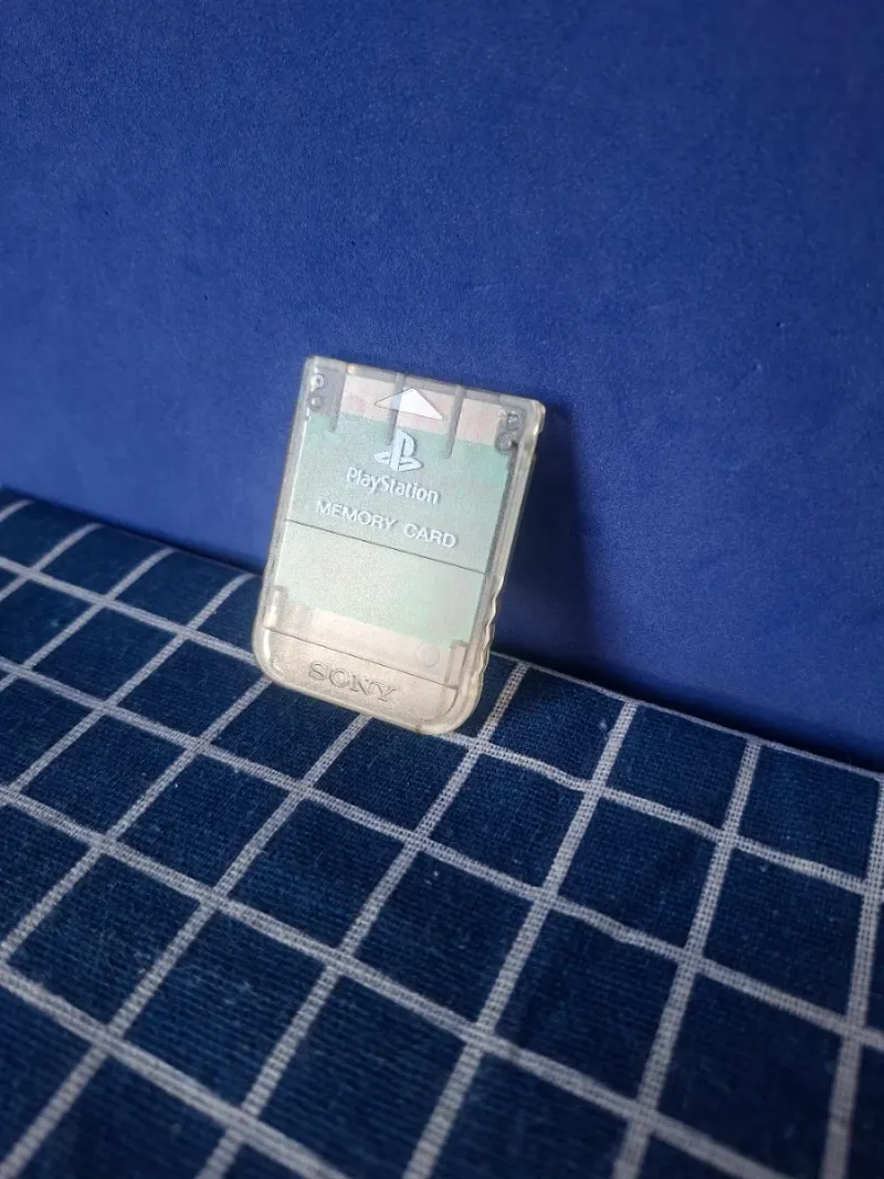 PS1 ORIGINAL MEMORY CARD TRANSPARENTE OFICIAL afbeelding 3