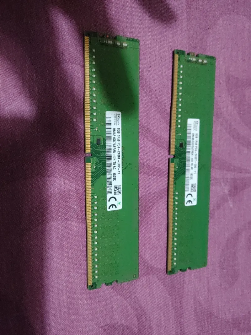 2x SK hynix 8GB DDR4 PC4-2400T RAM