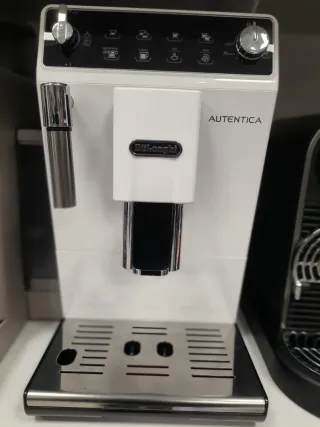 Cafetera DeLonghi Auténtica Blanca