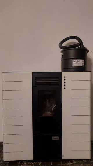 Estufa de Pellets Pasillo marca Canadian Stone.