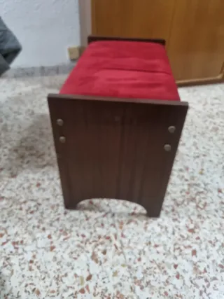 Sillón tapizado terciopelo y madera
