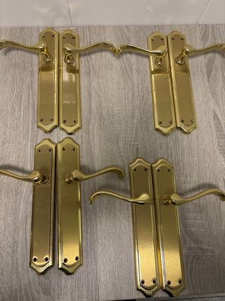 Juego 6 Manillas Doradas