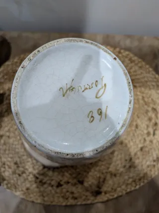 Jarrón antiguo pintado a mano Antiguo