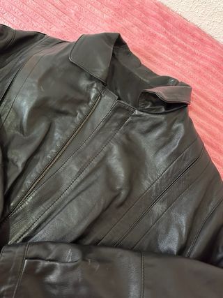 Chaqueta de cuero y piel
