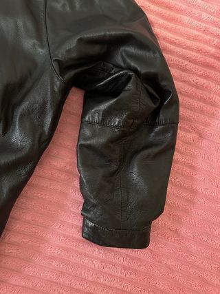 Chaqueta de cuero y piel