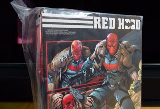 Red Hood Mezco One:12 Exclusive figura