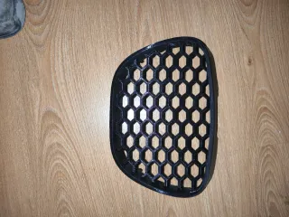 Parrilla de plástico negra