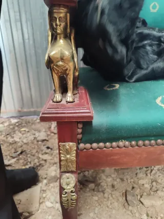 Pareja Sillones son macizos.