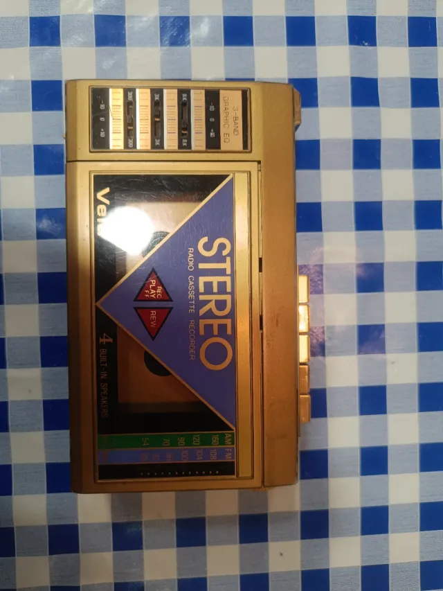 Walkman Radio Cassette Vela