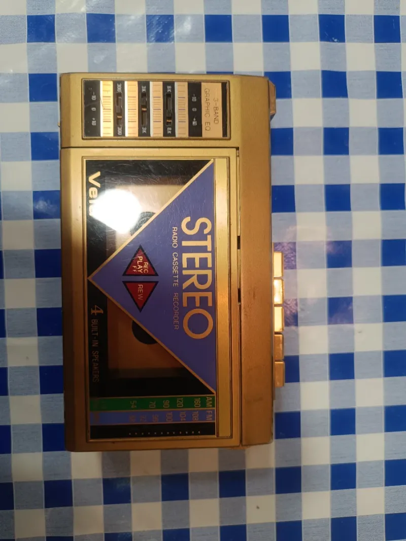 Walkman Radio Cassette Vela