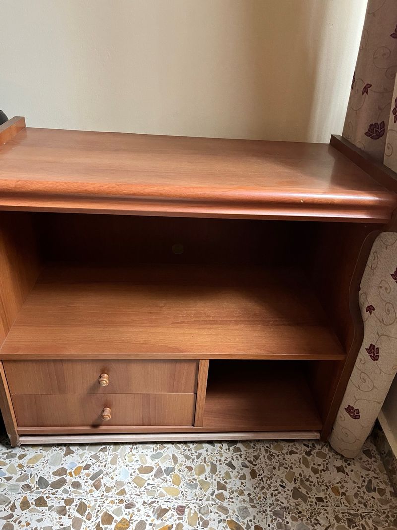 Mesa TV madera con cajones y hueco