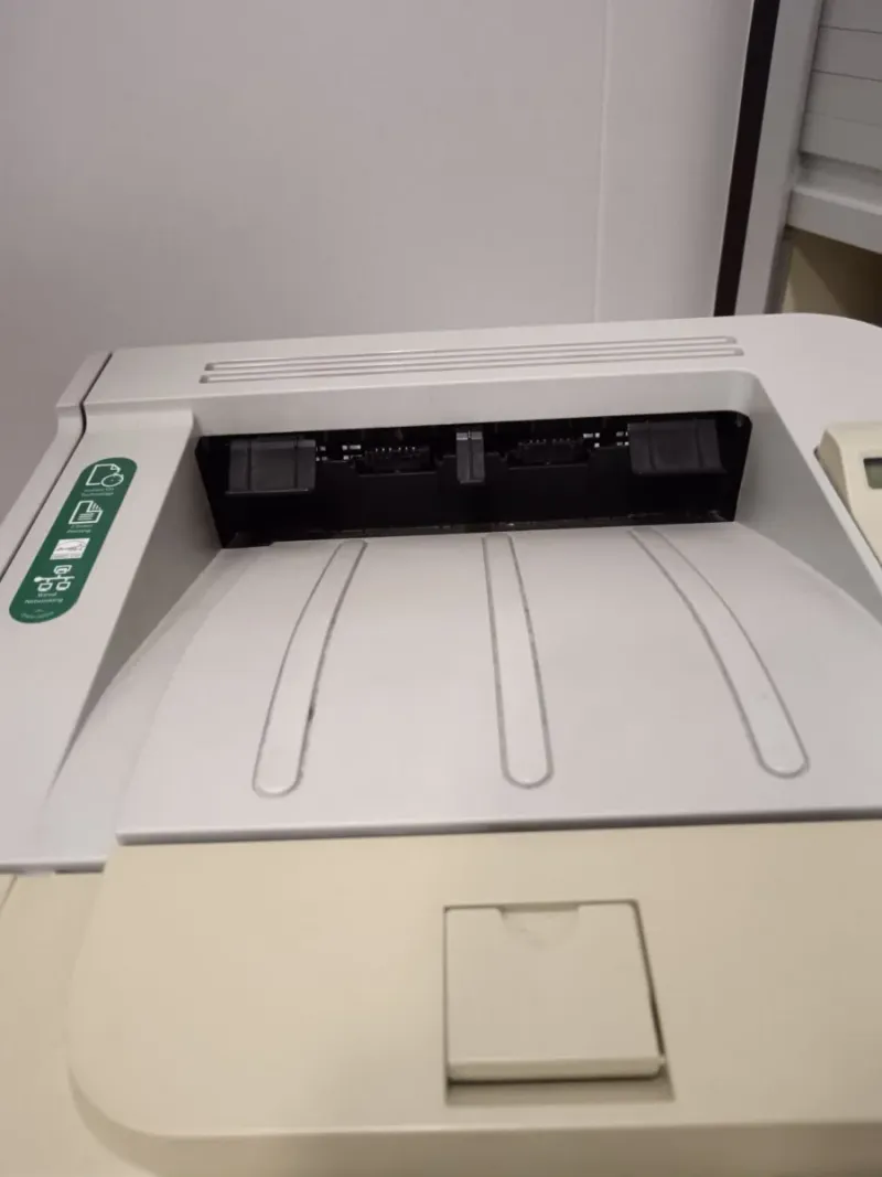 Impresora HP Beige/Blanca Modelo p2055dn