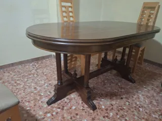 Mesa de comedor + 4 sillas