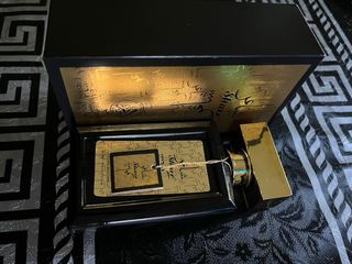 Perfume 100mL Negro y Dorado