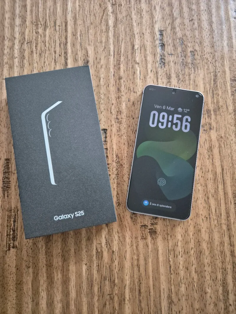 SAMSUNG S25 256GB GRIS - COMO NUEVO - CON GARANTÍA
