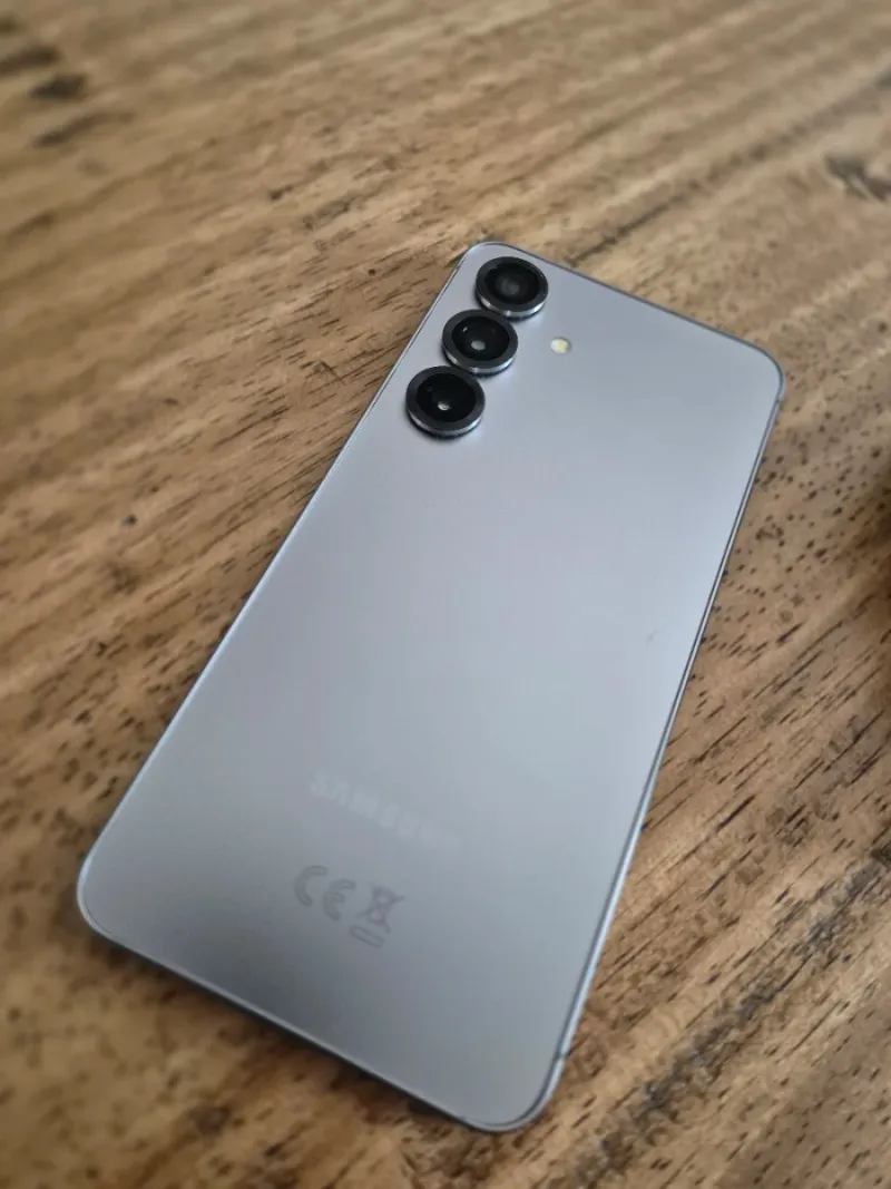 SAMSUNG S25 256GB GRIS - COMO NUEVO - CON GARANTÍA afbeelding 2