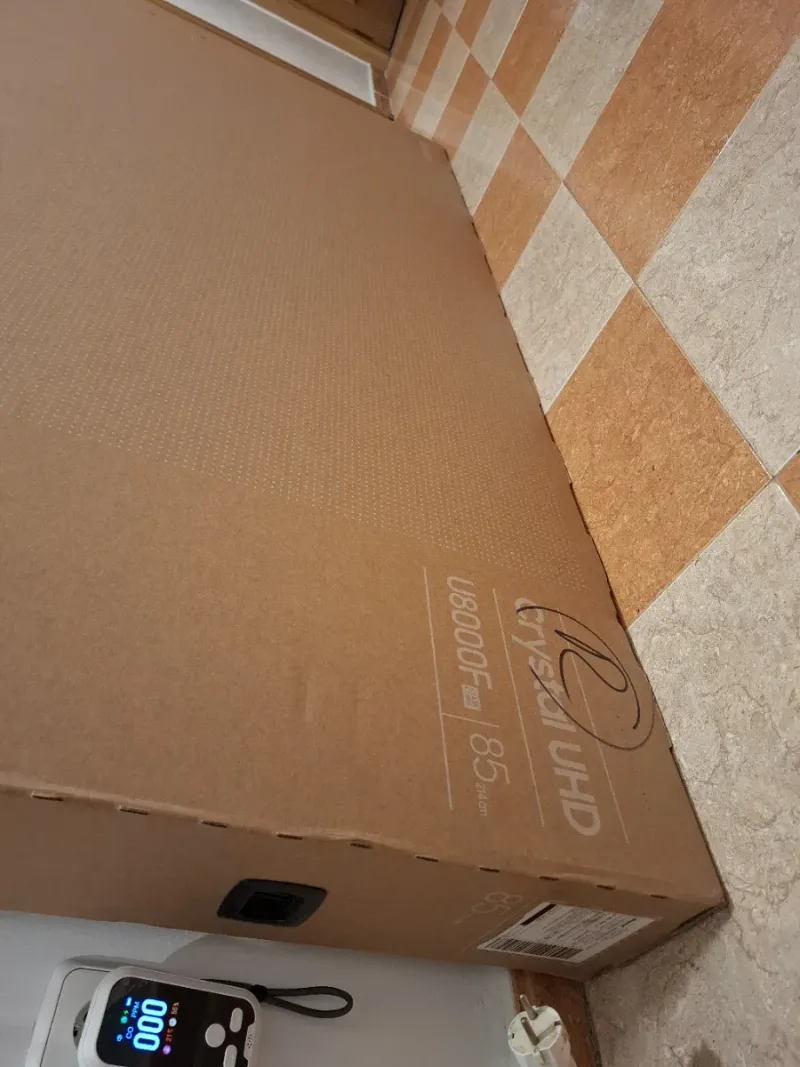 Caja TV 85 pulgadas Samsung U8000F