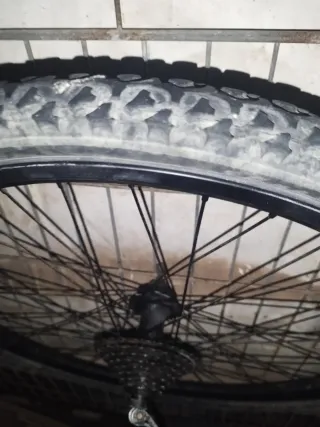 Llanta 26 con cubierta, sin pinchazos