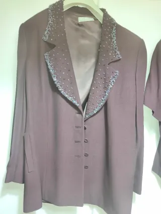 Conjunto de americana y blusa de fiesta mujer.