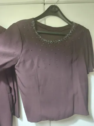 Conjunto de americana y blusa de fiesta mujer.