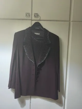 Conjunto de americana y blusa de fiesta mujer.