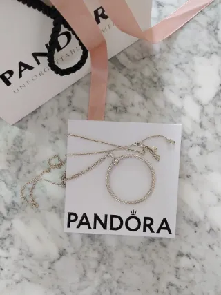 Collar largo Pandora con anillo para charms.