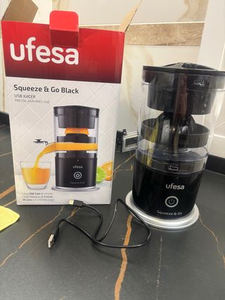 Exprimidor Ufesa Squeeze & Go Negro