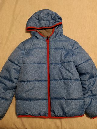 Abrigo infantil azul con capucha