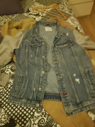Cazadora vaquera mangas sudadera T.11/12