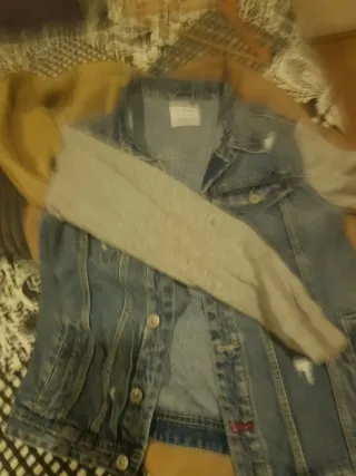 Cazadora vaquera mangas sudadera T.11/12