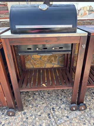 Barbacoa y muebles de teca