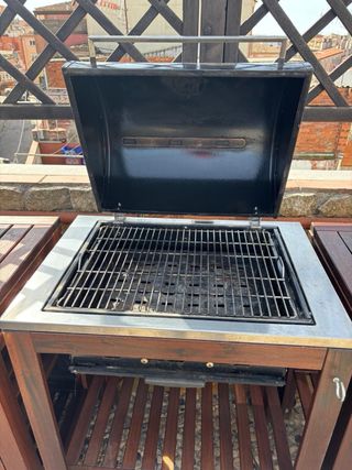 Barbacoa y muebles de teca