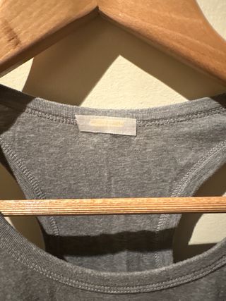 Camiseta tirantes gris básica