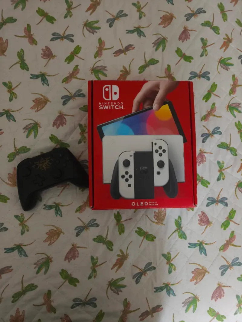 Nintendo Switch OLED + Mando