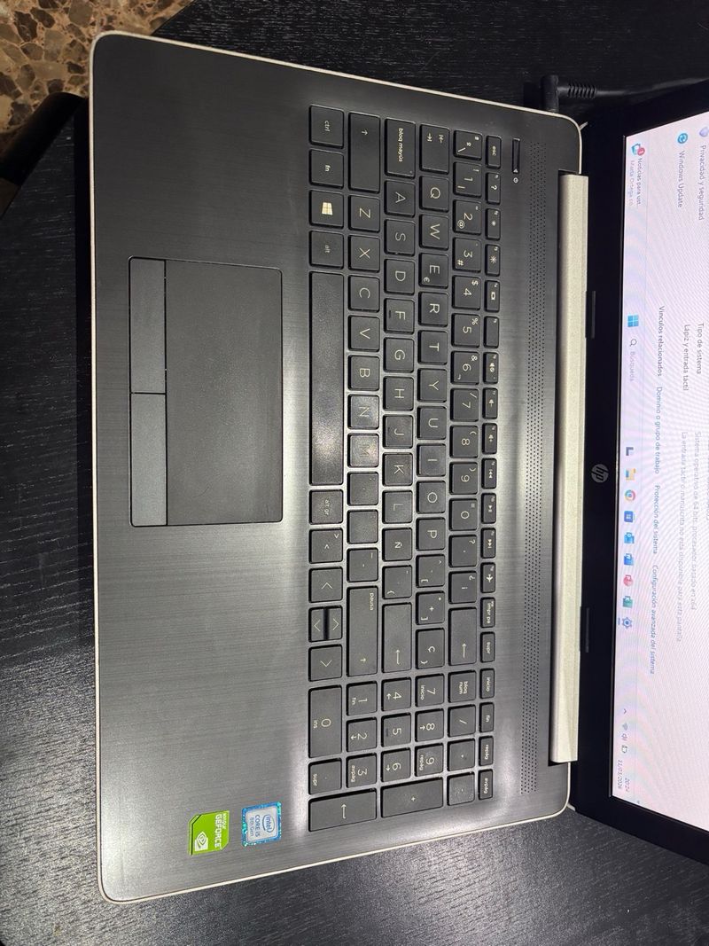 Portátil HP Pavilion i5 8ª Gen Plata afbeelding 2