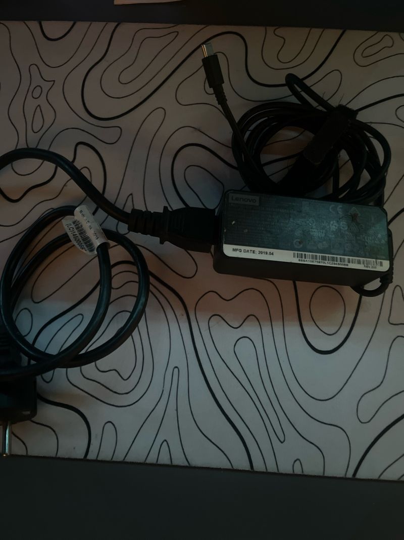 Cargador Lenovo USB-C