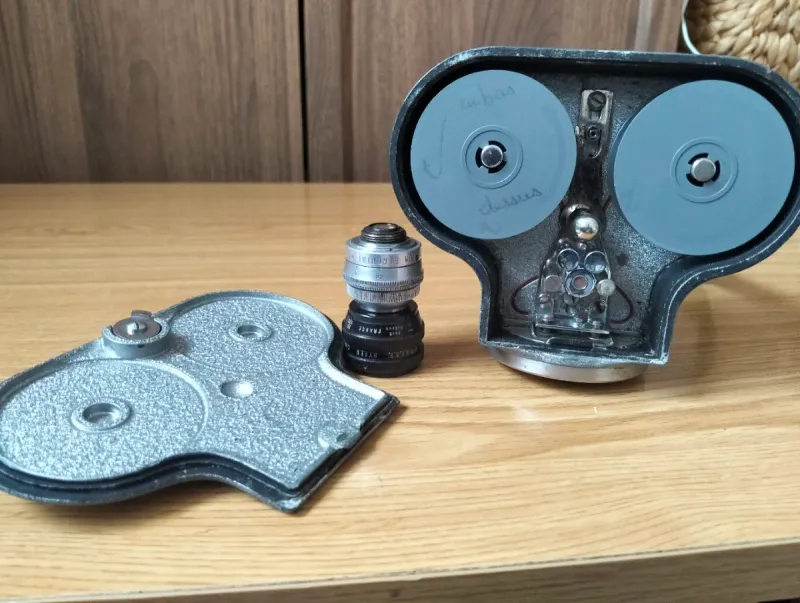 Cámara cine 16mm EMEL de cuerda + objetivo Berthi afbeelding 7