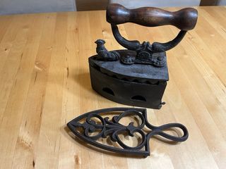 Plancha antigua hierro y madera decorativa