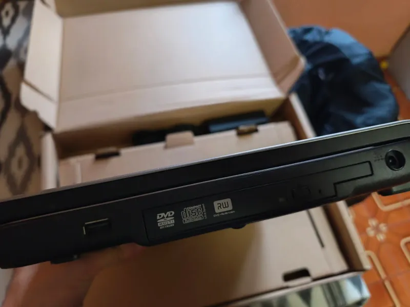 Portátil Toshiba averiado afbeelding 4