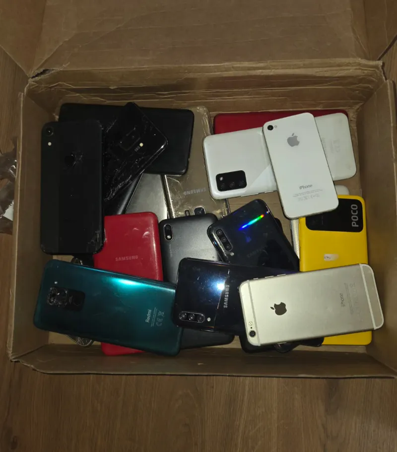 Lote 25 móviles para piezas