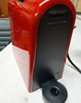Cafetera Nespresso Roja